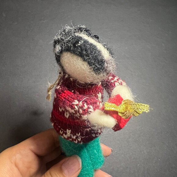 Vintage Handmade Felt Gift Bearer Badger Holiday Christmas Tree Ornament 6.25" - Picture 6 of 6